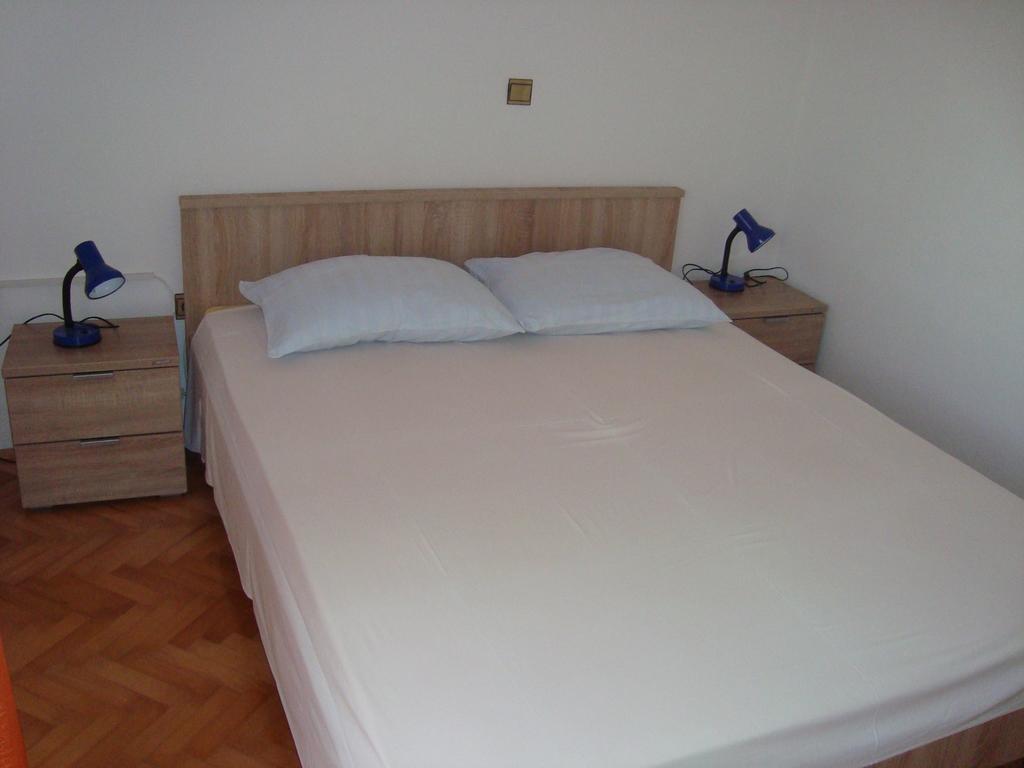 Apartments And Rooms Nediljko Бибинє Номер фото